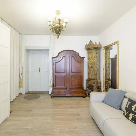 Stylish, Light-Filled Home In The Historic Center Prague Exterior photo